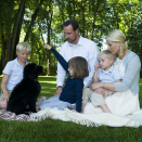 The Crown Prince and Crown Princess' family with the puppy Milly Kakao. Hand out picture from The Royal Court. For editorial use only - not for sale. Picture size: 6144 x 4081 px, 12,15  Mb (Photo: Veronica Melå, The Royal Court)